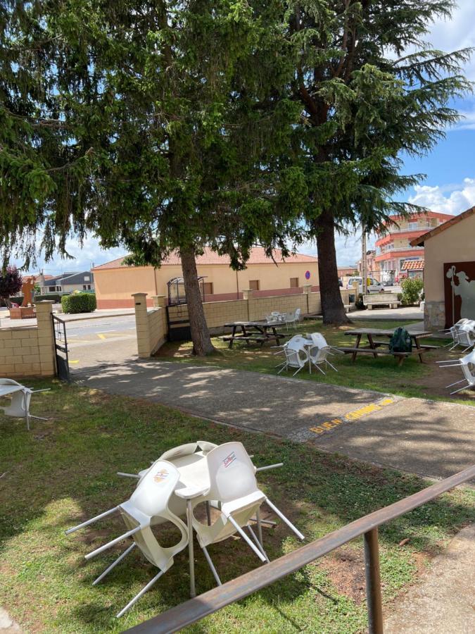 Хостел Albergue Municipal Сан-Мартін-дель-Каміно Екстер'єр фото
